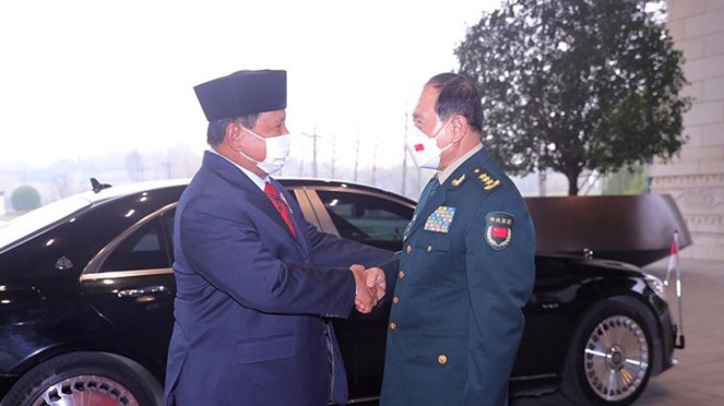 Menhan Prabowo Subianto bertemu dengan Menteri Pertahanan China Wei Feng He. Menhan Prabowo Subianto bertemu dengan Menteri Pertahanan China Wei Feng He.