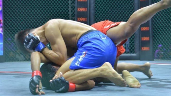 Cueng Naibaho vs M Ridwan Kholik di Fight Night 64 One Pride MMA