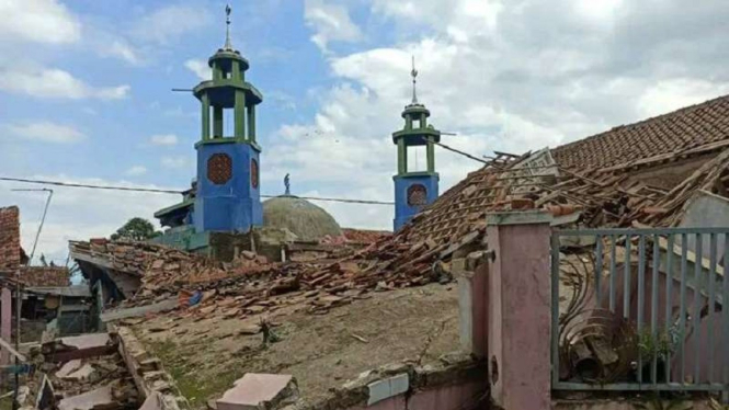 Bangunan rumah ambruk terdampak gempa magnitudo 5,6 Cianjur