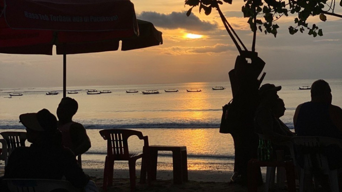 Pantai Kuta (foto: dok. pribadi)