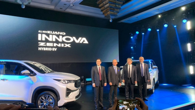 Peresmian Toyota Kijang Innova Zenix Hybrid di Indonesia
