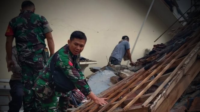 VIVA Militer: Prajurit TNI Kodim 0608 Cianjur.