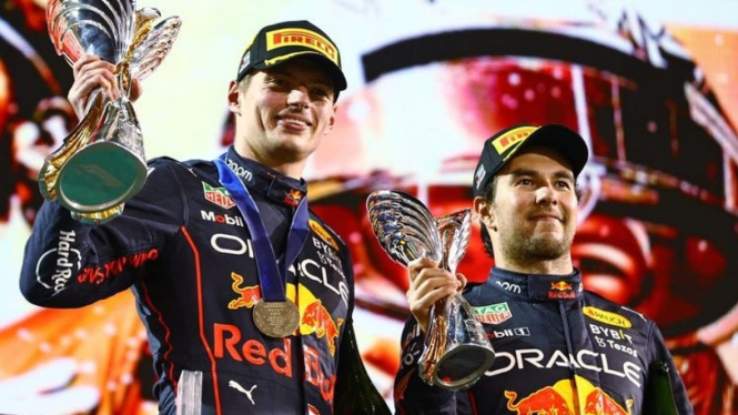 Pembalap Red Bull Racing, Max Verstappe dan Sergio Perez