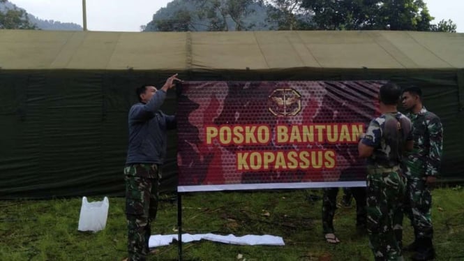 VIVA Militer: Pasukan elite Kopassus bergerak bantu korban gempa Cianjur