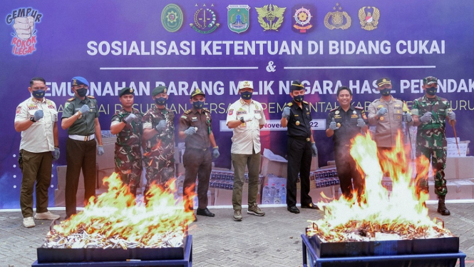 Bea Cukai musnahkan barang ilegal di Pasuruan dan Banjarmasin