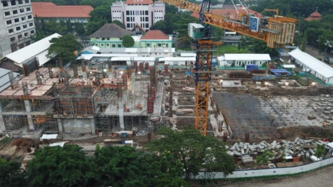 Proses pembangunan gedung fakultas kedokteran di UPN Veteran Jawa Timur