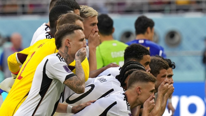 Pemain Timnas Jerman protes atas larangan ban kapten One Love oleh FIFA