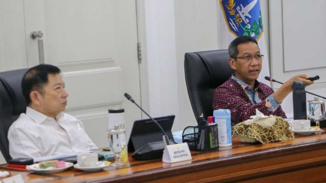 Menteri PPN Suharso bertemu dengan Pj Gubernur DKI Heru Budi Hartono.