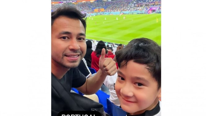 Raffi Ahmad dan Rafathar nonton Portugal vs Ghana