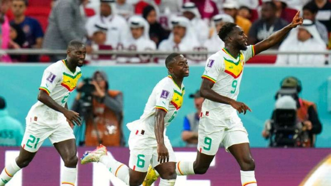 Pemain Timnas Senegal Boulaye Dia rayakan gol ke gawang Qatar.
