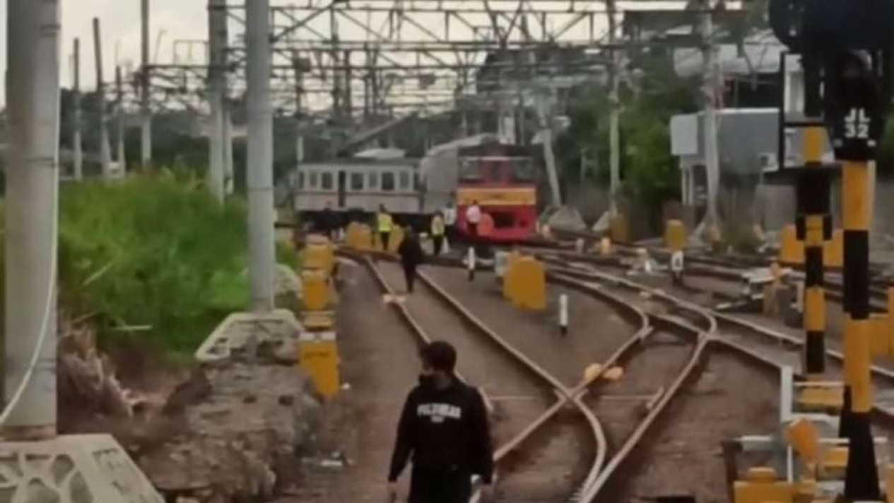 Foto Krl Anjlok Lagi Di Stasiun Kampung Bandan Begini Penampakannya