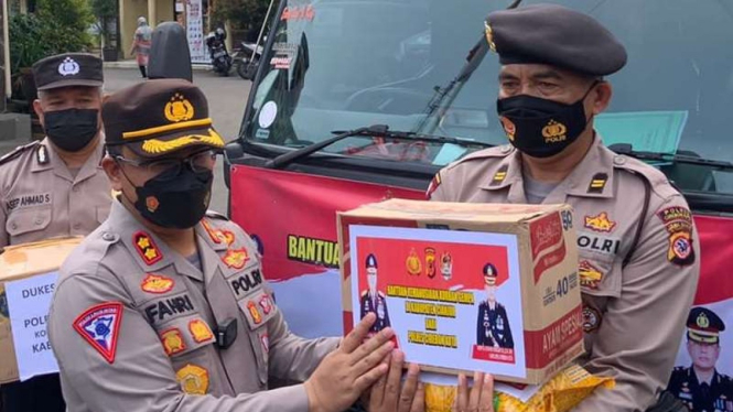 Kapolres Cirebon Kota AKBP Fahri Siregar kirim bantuan ke korban gempa