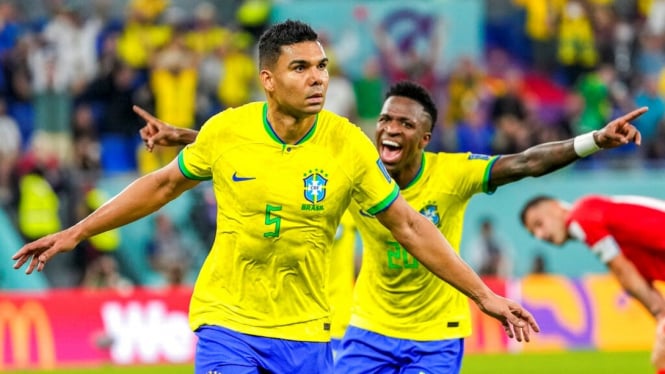 Gelandang Timnas Brasil, Casemiro, merayakan gol di Piala Dunia 2022