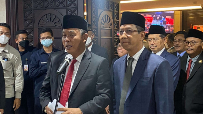 Ketua DPRD DKI Prasetyo Edi Marsudi dan Pj Gubernur DKI Heru Budi Hartono.