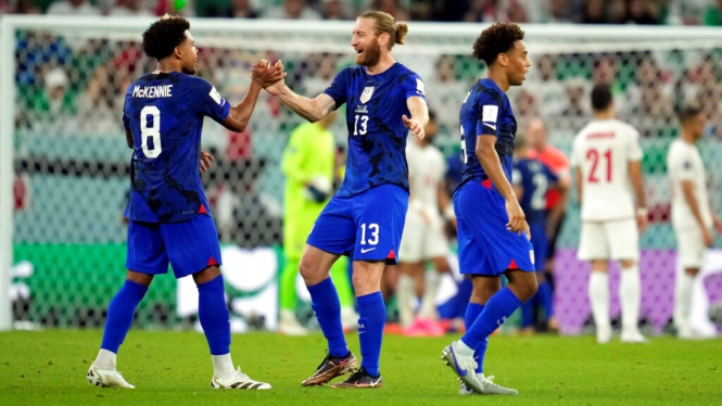 Timnas Amerika Serikat merayakan gol di Piala Dunia 2022