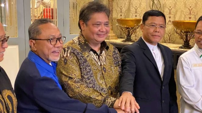 Ketua Umum PAN Zulkifli Hasan, Ketua Umum Partai Golkar Airlangga Hartarto, Plt Ketua Umum PPP Mardiono bertemu di satu restoran di kawasan Menteng, Jakarta, Rabu, 30 November 2022.