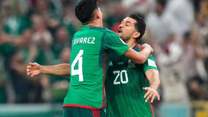 Pemain Timnas Meksiko rayakan gol Henry Martin