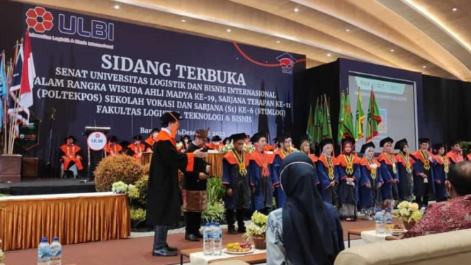 Universitas Logistik dan Bisnis Internasional (ULBI) mewisuda 744 mahasiswa