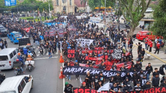 Demonstrasi Aremania terkait tragedi Kanjuruhan