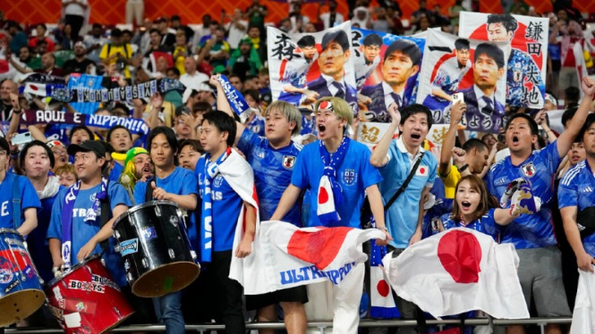 Aksi suporter Timnas Jepang di Piala Dunia 2022