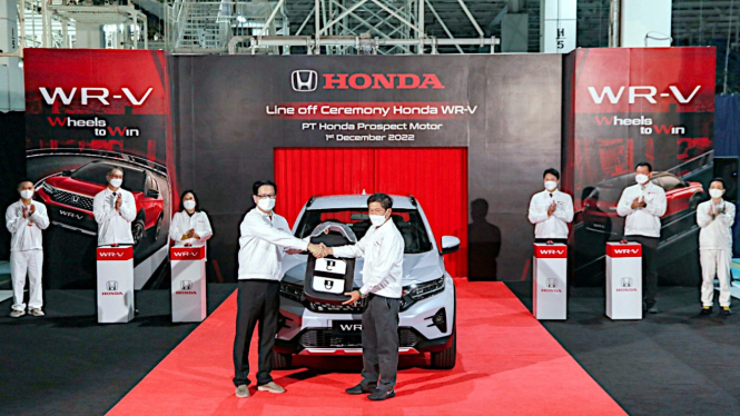 VIVA Otomotif: Seremoni perakitan perdana mobil Honda WR-V di Indonesia
