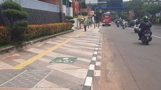 Revitalisasi trotoar di Jalan Margonda.