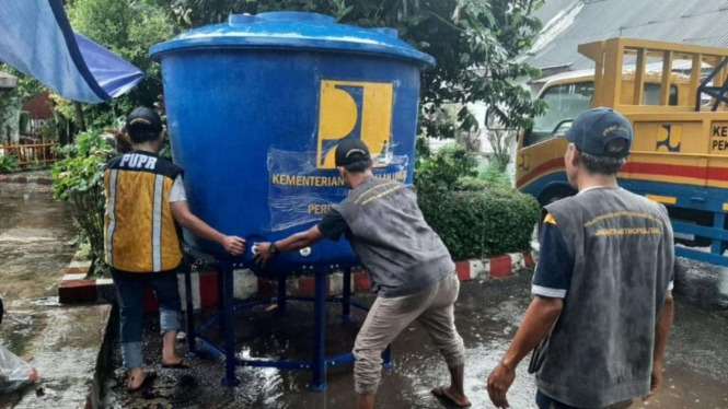 Kementerian PUPR Kirim Air Bersih ke Cianjur.