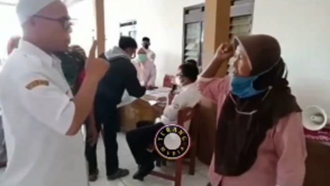 Viral Nenek-nenek Ngamuk Tidak Dapat Bansos 