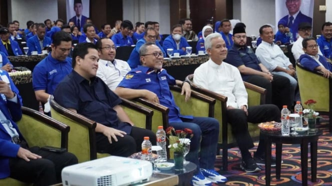 Ketua Umum PAN Zulkifli Hasan bersama Erick Thohir dan Ganjar Pranowo