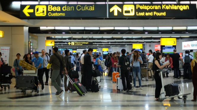 Bea Cukai Soekarno-Hatta. 