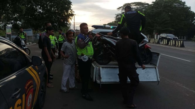 Polisi Amankan Motor-motor Yang Balap Liar Dekat Kantor Gubernur Banten