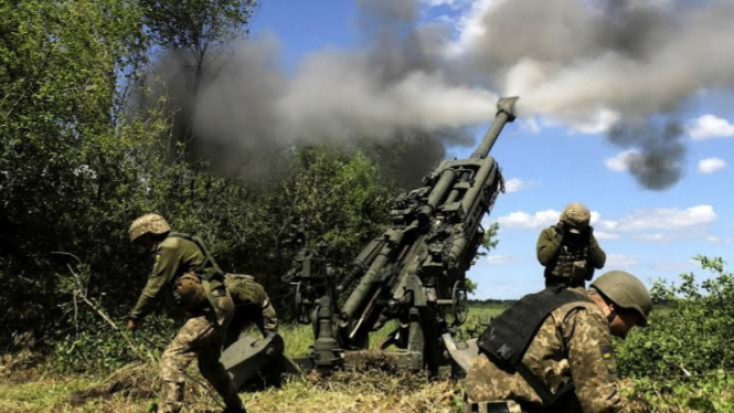 VIVA Militer: Serangan artileri pasukan Angkatan Bersenjata Ukraina