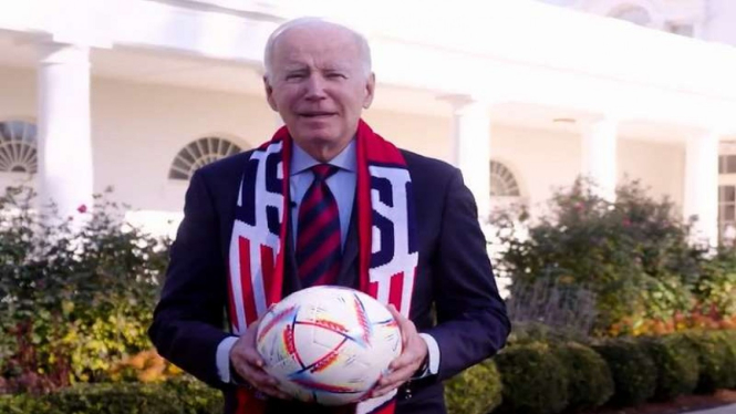 Presiden AS Joe Biden menyemangati timnas AS di Piala Dunia Qatar 2022