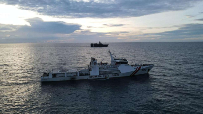 Kapal patroli Bakamla mencegat kapal motor berbendera Bahama di perairan Kepri