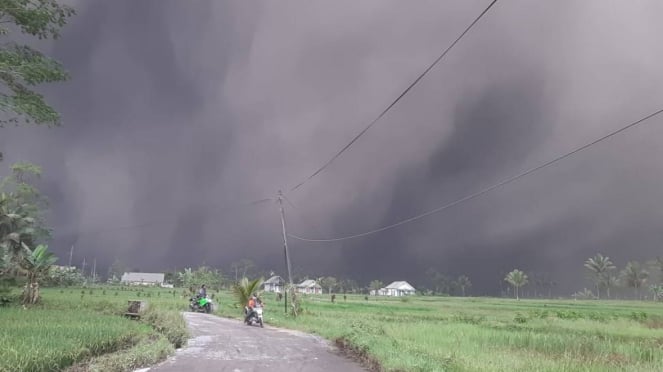 Gunung Semeru Masih Terus Erupsi Setiap Hari, Tercatat 24 Kali Letusan ...