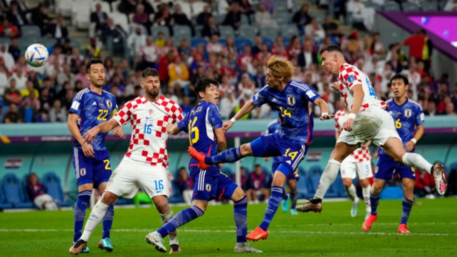 Pertandingan Timnas Jepang vs Kroasia di babak 16 besar Piala Dunia 2022.