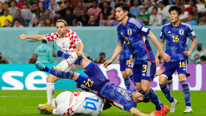 Pertandingan Timnas Jepang vs Kroasia di babak 16 besar Piala Dunia 2022.