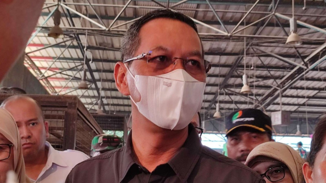 Pj Gubernur Jakarta Heru Budi Hartono kunjungi Pasar Kramat Jati, Jaktim.