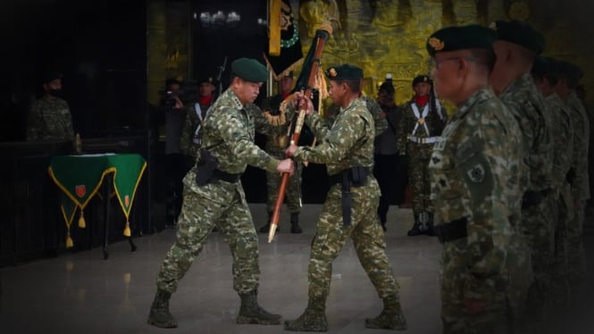 VIVA Militer: Sertijab Panglima Divisi Infanteri 3, Brigjen TNI Novi  Helmy P