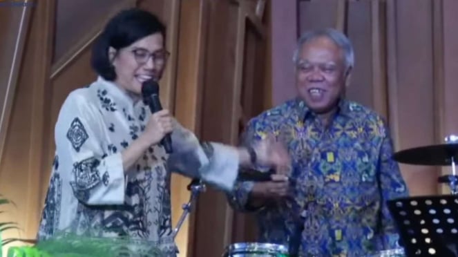 O Ministro das Finanças, Sri Mulyani, e o Ministro da PKR, Basuki Khadimulchono.