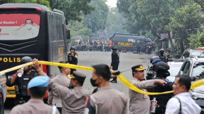 Bom bunuh diri meledak di Polsek Astana Anyar, Kota Bandung.