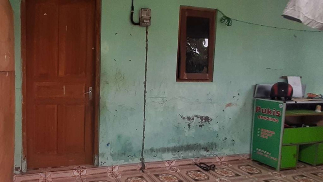 Teras kamar indekos terduga teroris pelaku bom bunuh diri di Markas Polsek Astana Anyar, Kota Bandung, Jawa Barat, berinisial AS, di Kecamatan Baki, Kabupaten Sukoharjo, Jawa Tengah.