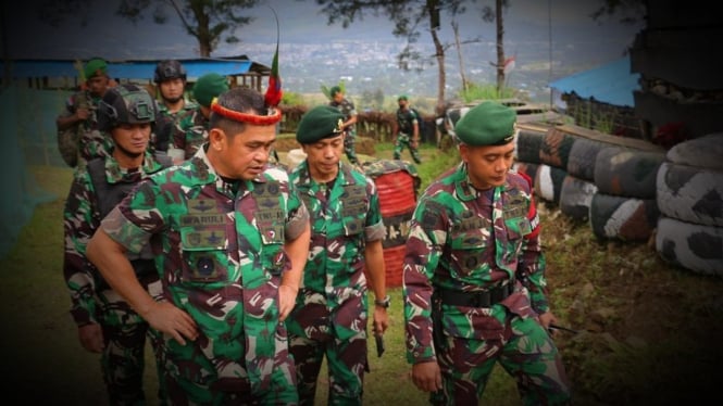 VIVA Militer: Pangkostrad dan Pasukan Yonif Raider 321/Galuh Taruna.