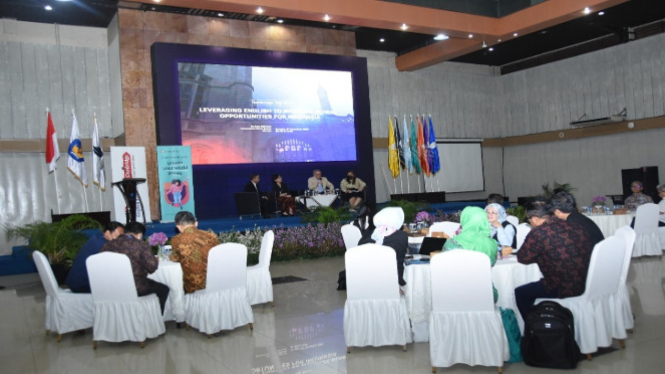 Sandiago Uno dalam Cambridge Talkshow  Leveraging to Maximize Global Opportunities for Indonesia