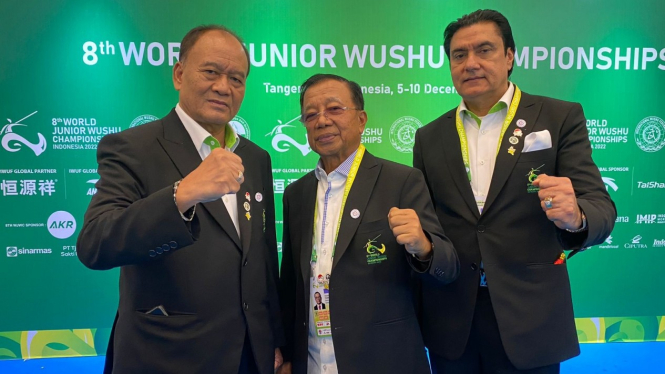 Sekjen Pengurus Besar Wushu Indonesia (PB WI), Ngatino (kiri)
