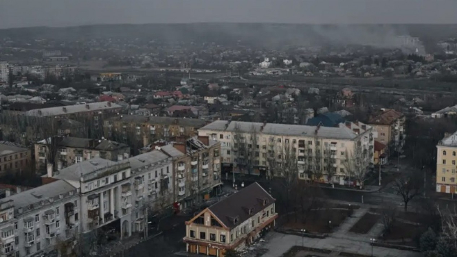 Asap mengepul di tempat pertempuran terberat dengan pasukan Rusia, di wilayah Donetsk, Ukraina.