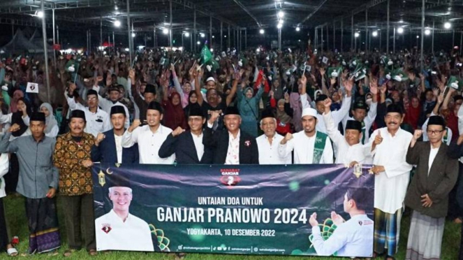 Gus Nahib bersama relawan Saga di Yogyakarta. Gus Nahib bersama relawan Saga di Yogyakarta.