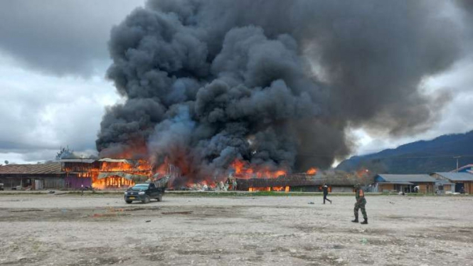 Pasar Waghete di Kabupaten Deiyai Papua Tengah dibakar.