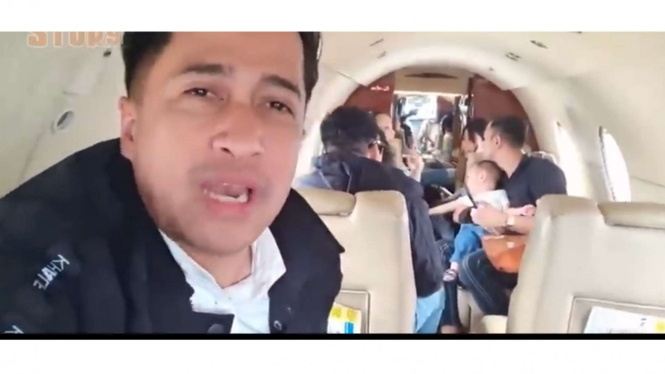 Irfan Hakim di private jet milik Raffi Ahmad