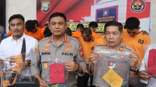 Kapolrestabes Makassar, Kombes Budhi Haryanto, rilis kasus pembusuran.